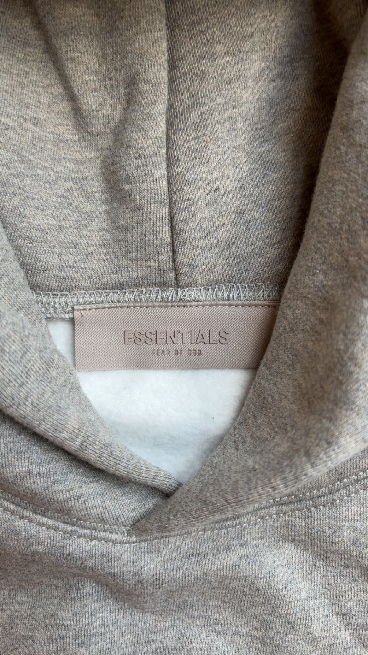 Pull Essentials Authentique