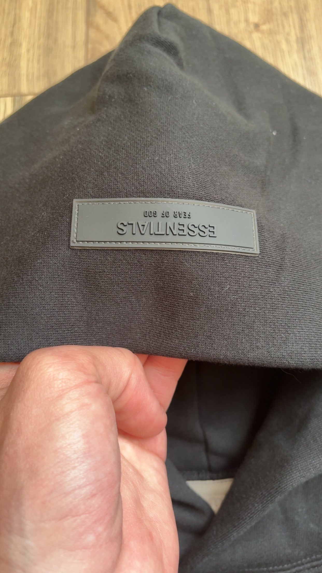 Pull Essentials Authentique