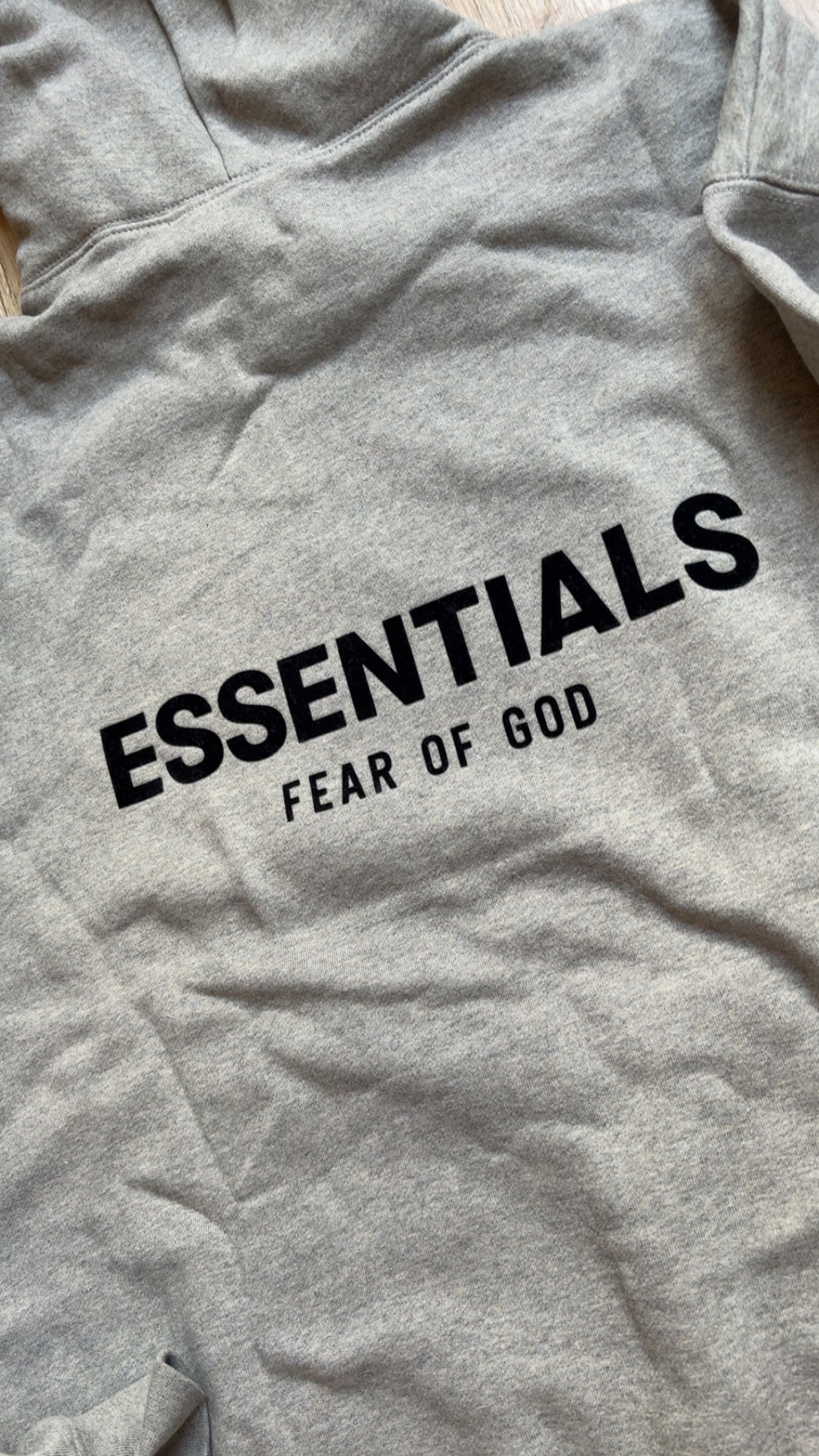 Pull Essentials Authentique
